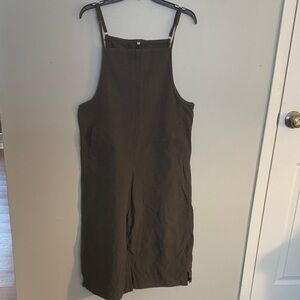 Women’s gray wide leg jumpsuit unbranded size medium with pockets